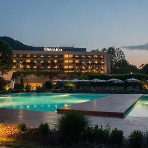 Sheraton Lake Hotell