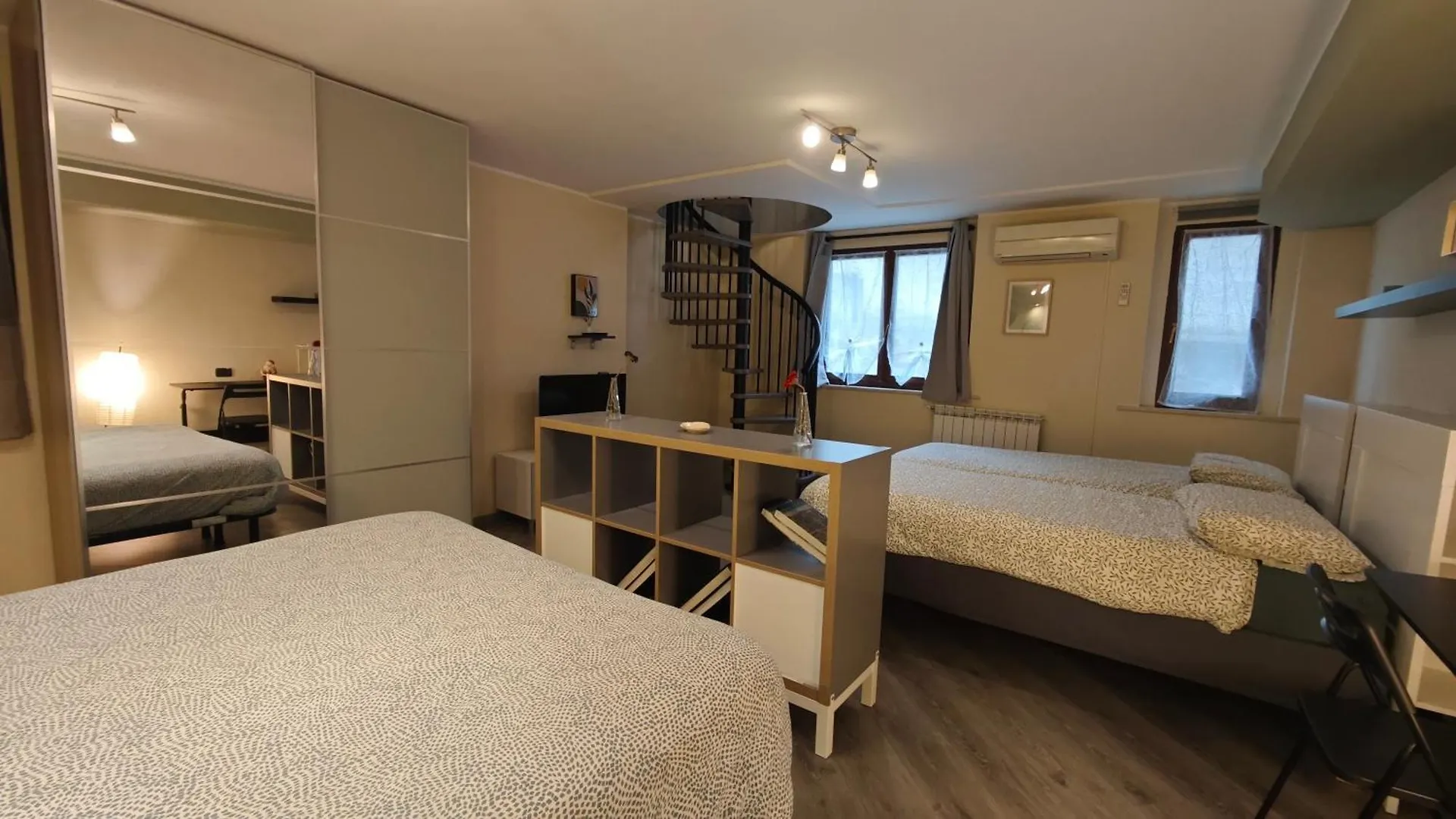 Appartamento Aleph With Private Parking, Next Train Station Como
