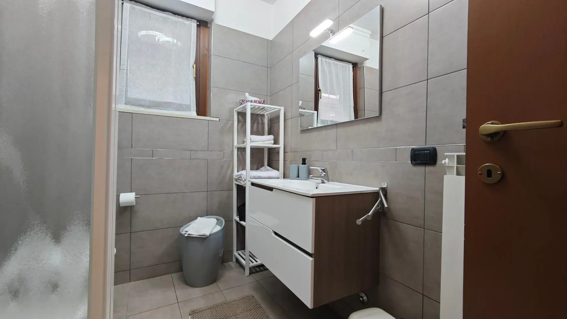 Apartman Appartamento Aleph With Private Parking, Next Train Station Como