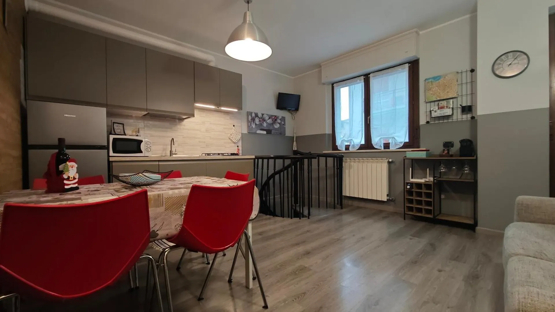 Appartamento Aleph With Private Parking, Next Train Station location